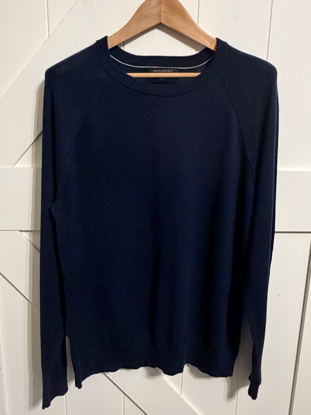 Banana Republic 100% Merino Wool Sweater Large Navy Blue Lightweight Crewneck